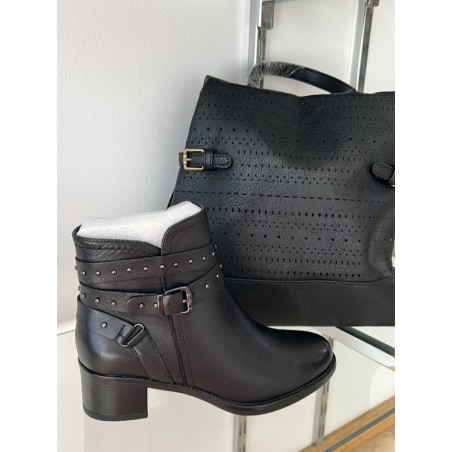 BOTÍN NEGRO TACHAS MANLISA